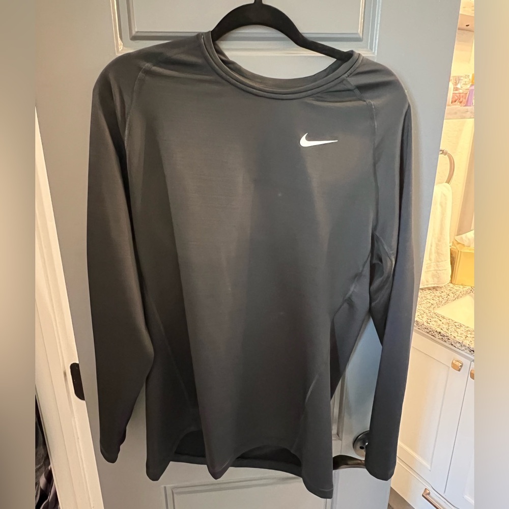 Men’s Nike shirt